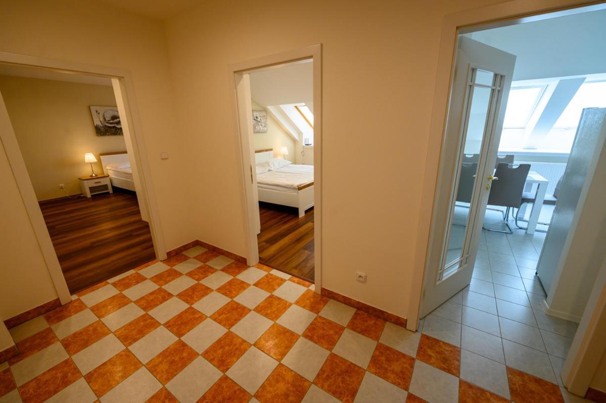 Apartmán U krále - 2 Jičín Exterior foto