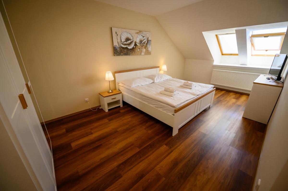 Apartmán U krále - 2 Jičín Exterior foto